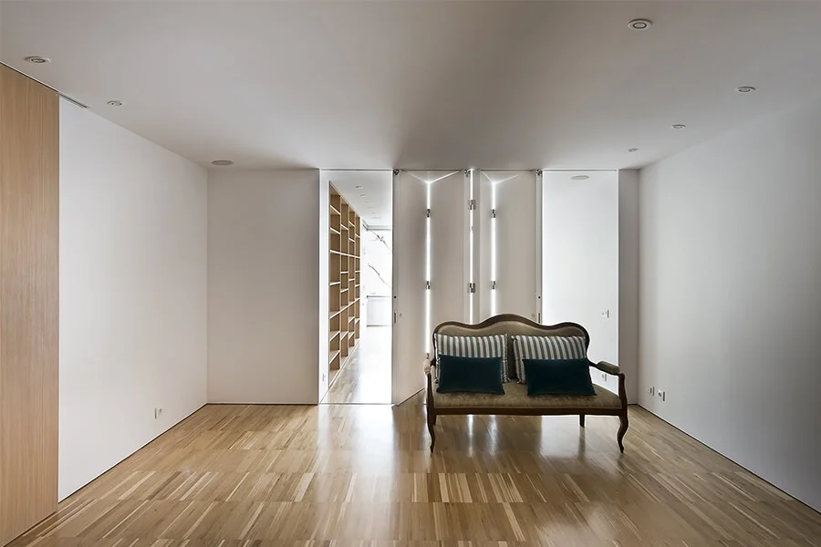 SOLICITE CON SU PEDIDO LA 2ª EDICIÓN DE SECTOR V