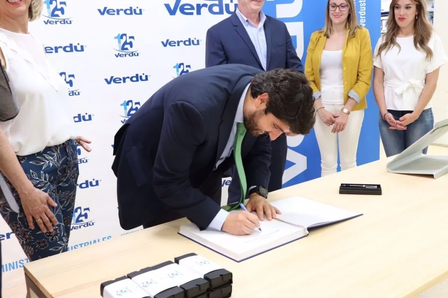 Fernando López Miras visita las instalaciones de Verdú 