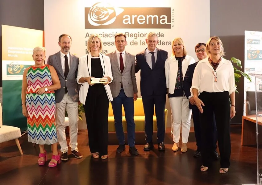 Verdú recibe el XI premio anual de AREMA